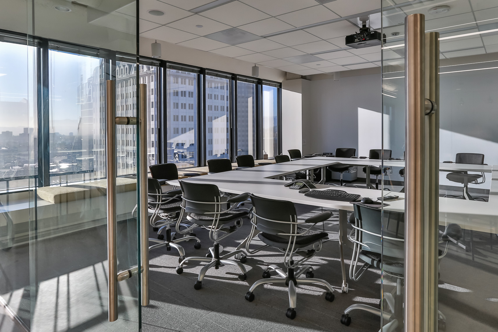013-DrongoPhoto-Offices-Edit